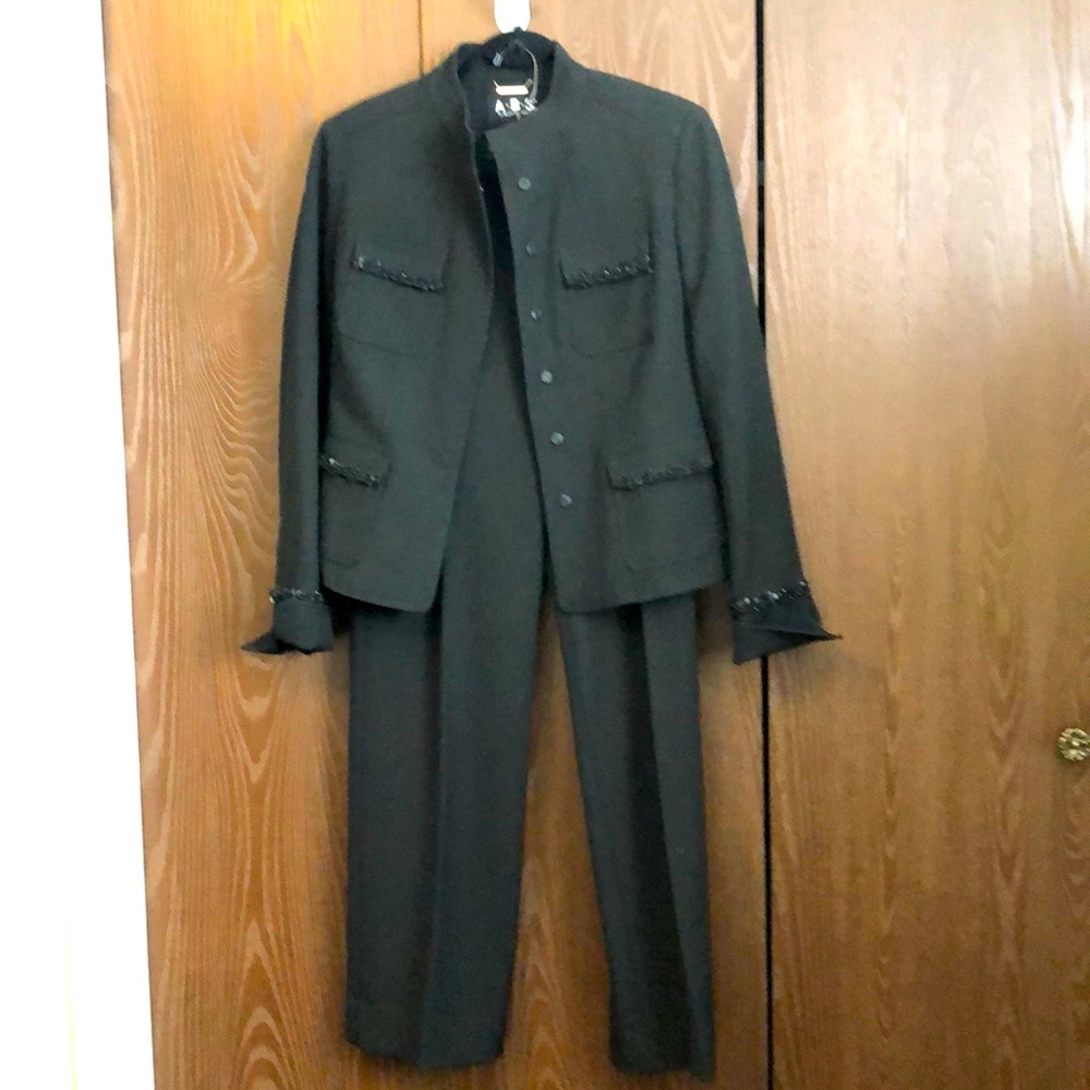 A.B. S. BY ALLEN SCHWARTZ HEAVY BLACK SUIT SIZE 10 BEADS ACCENT LINED NWOT#057